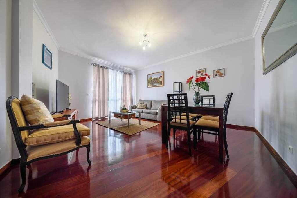 פונשל Alex Apartment מראה חיצוני תמונה